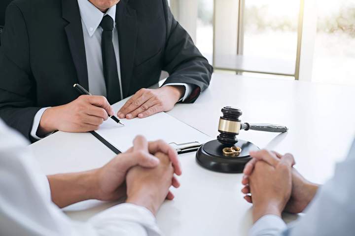 Notre équipe d’avocats professionnels vous accompagne et assure votre défense